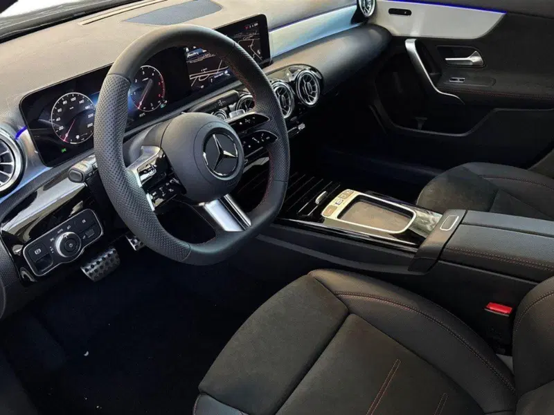 Mercedes-Benz Classe A Sedan nuova a Macerata (16)