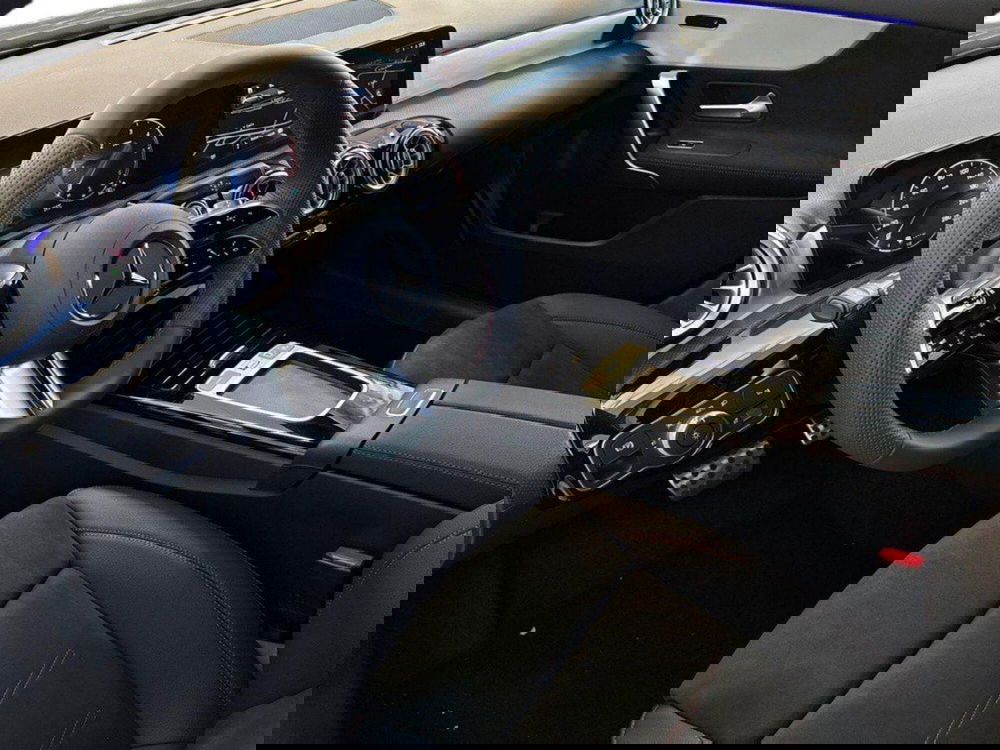 Mercedes-Benz Classe A Sedan nuova a Macerata (16)