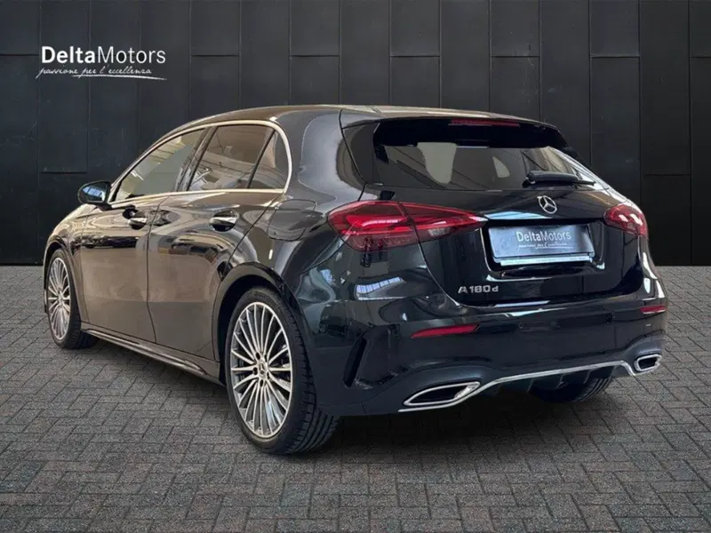 Mercedes-Benz Classe A Sedan nuova a Macerata (3)