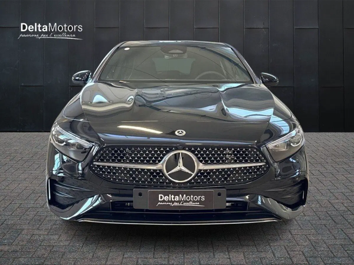 Mercedes-Benz Classe A Sedan nuova a Macerata (6)