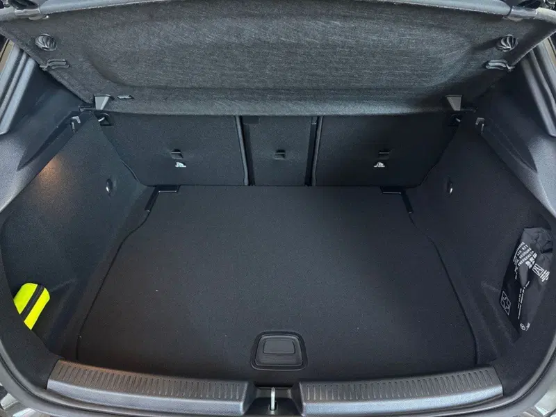 Mercedes-Benz Classe A Sedan nuova a Macerata (7)