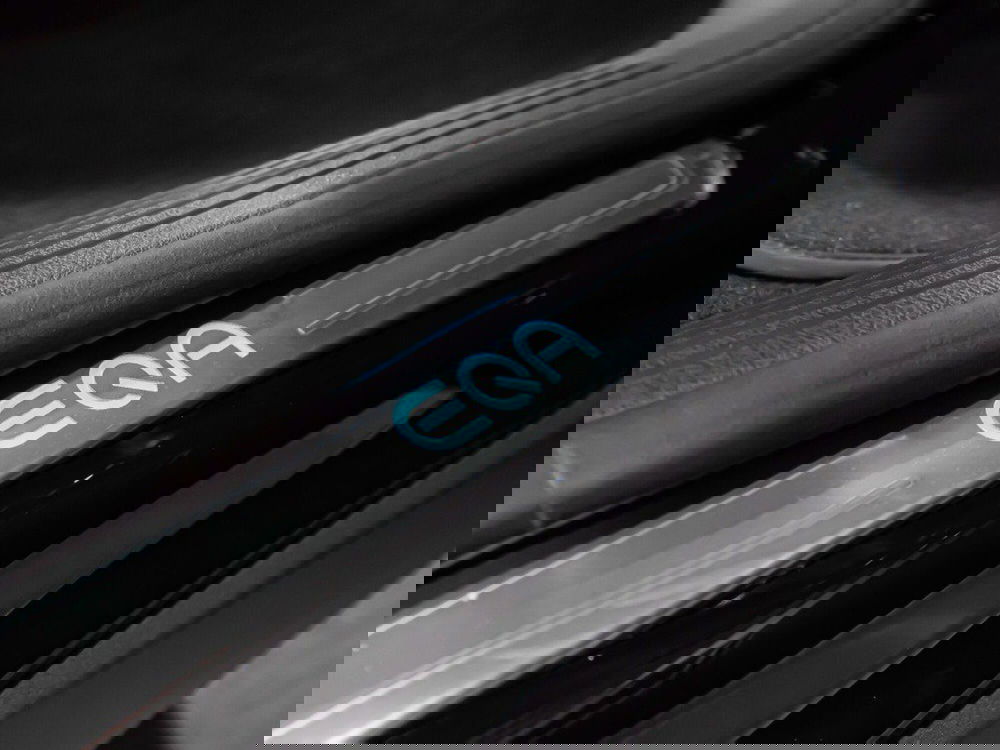 Mercedes-Benz EQA nuova a Macerata (16)