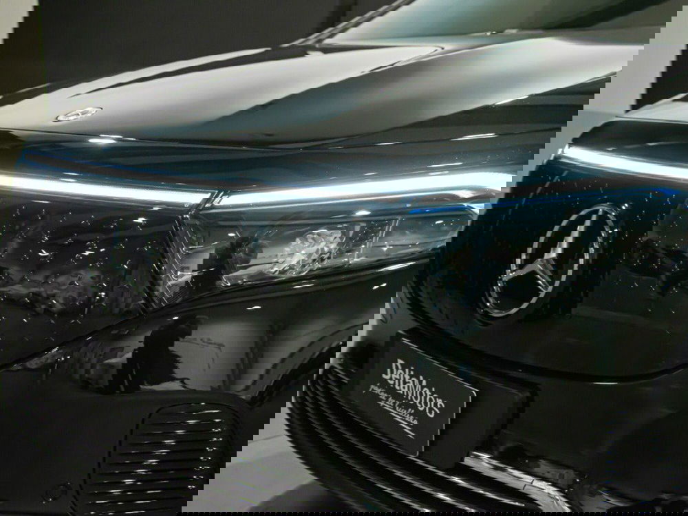 Mercedes-Benz EQA nuova a Macerata (9)
