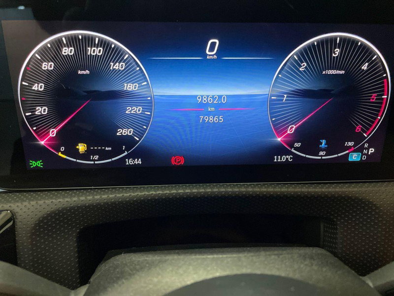 Mercedes-Benz CLA Shooting Brake usata a Macerata (9)