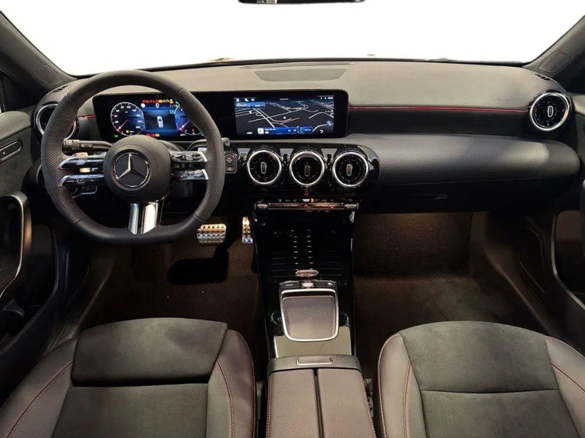 Mercedes-Benz Classe A Sedan nuova a Macerata (10)