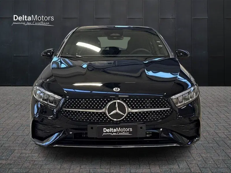 Mercedes-Benz Classe A Sedan nuova a Macerata (6)