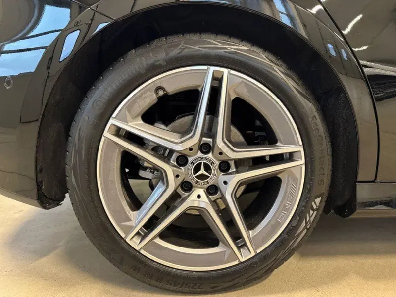 Mercedes-Benz Classe A Sedan nuova a Macerata (8)