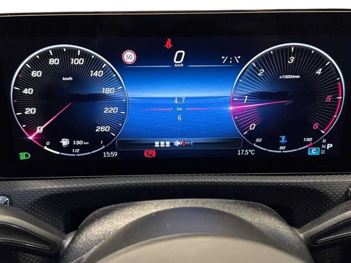 Mercedes-Benz Classe A Sedan nuova a Macerata (9)