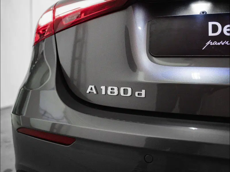Mercedes-Benz Classe A Sedan nuova a Macerata (9)