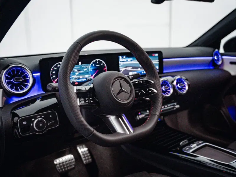 Mercedes-Benz Classe A Sedan nuova a Macerata (8)