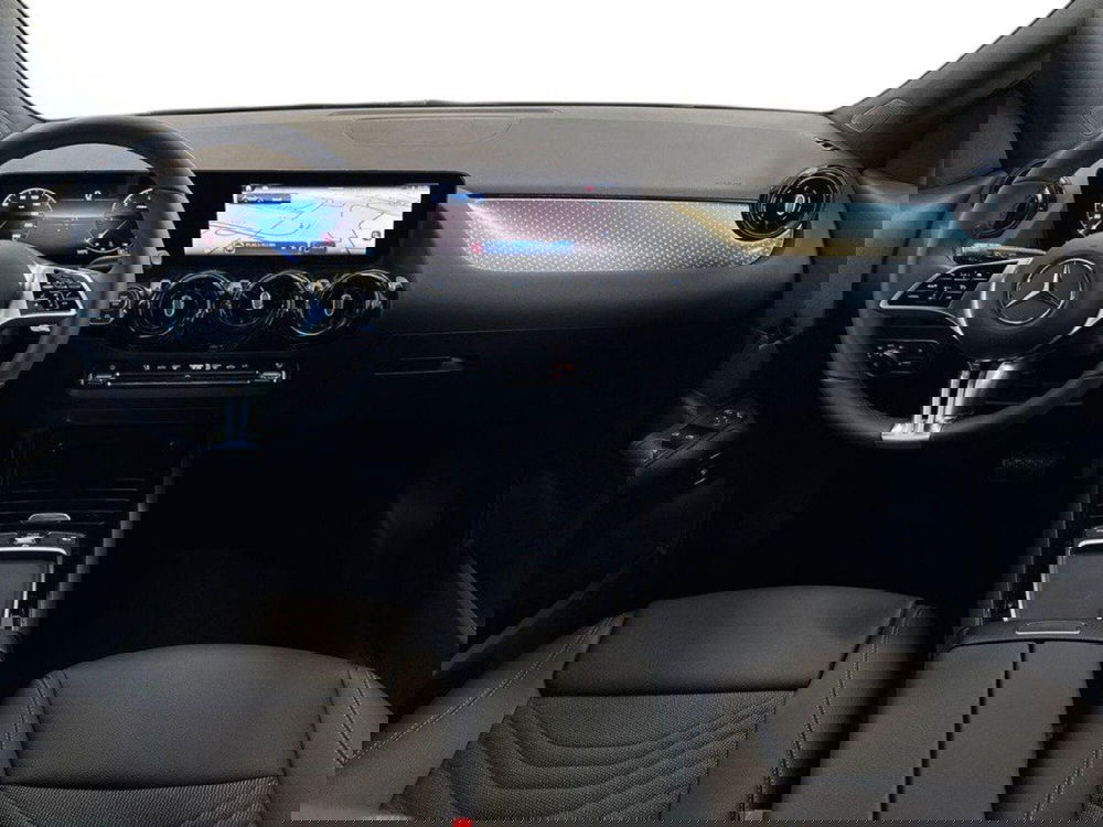 Mercedes-Benz GLA SUV nuova a Macerata (10)