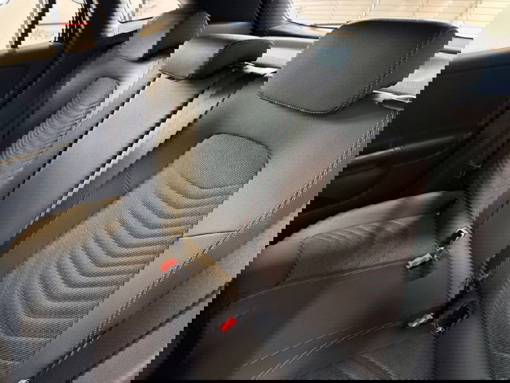 Mercedes-Benz GLA SUV nuova a Macerata (13)