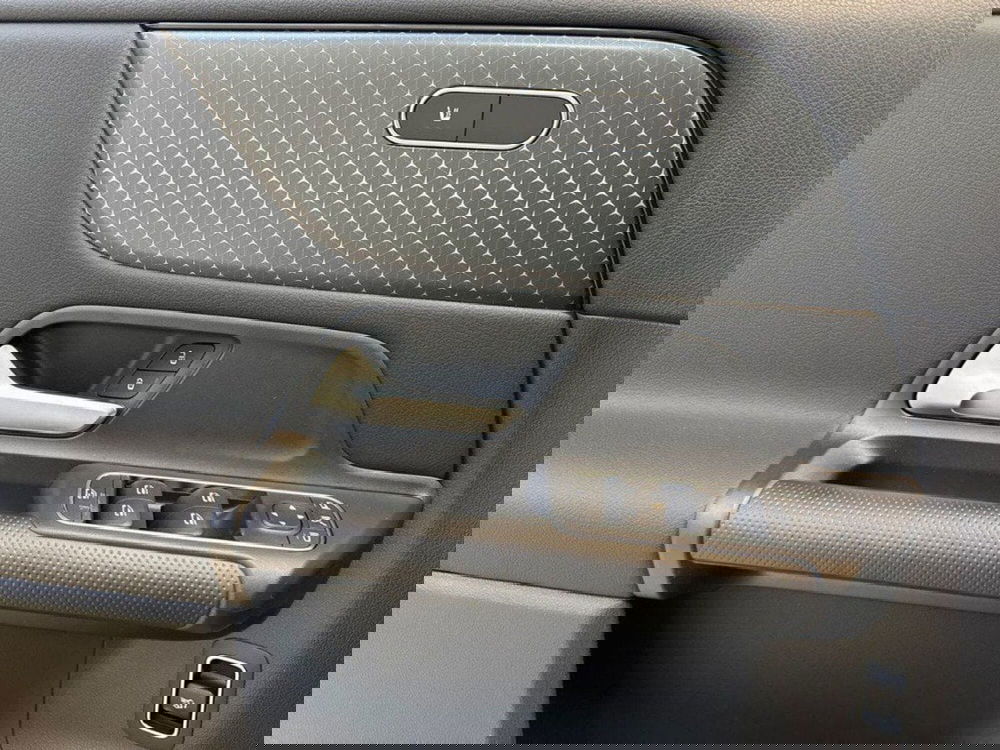 Mercedes-Benz GLA SUV nuova a Macerata (17)