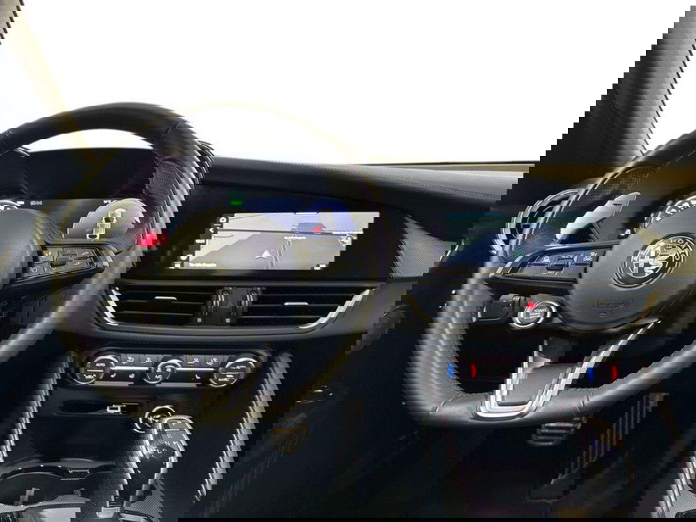 Alfa Romeo Giulia usata a Macerata (11)