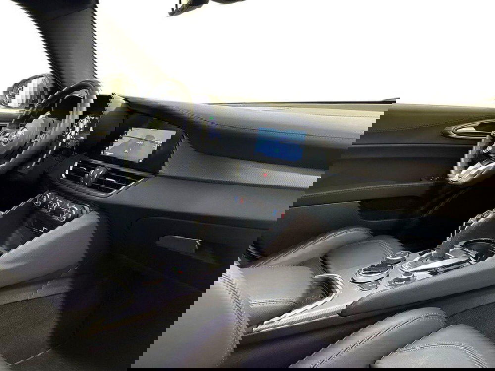 Alfa Romeo Giulia usata a Macerata (12)