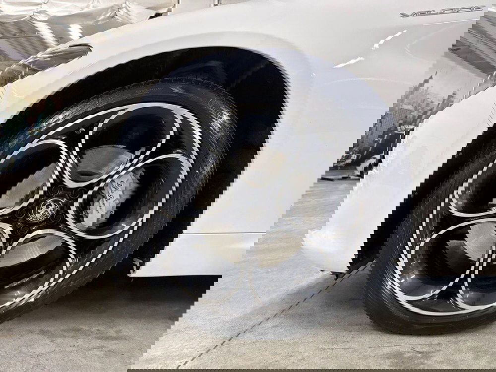 Alfa Romeo Giulia usata a Macerata (8)