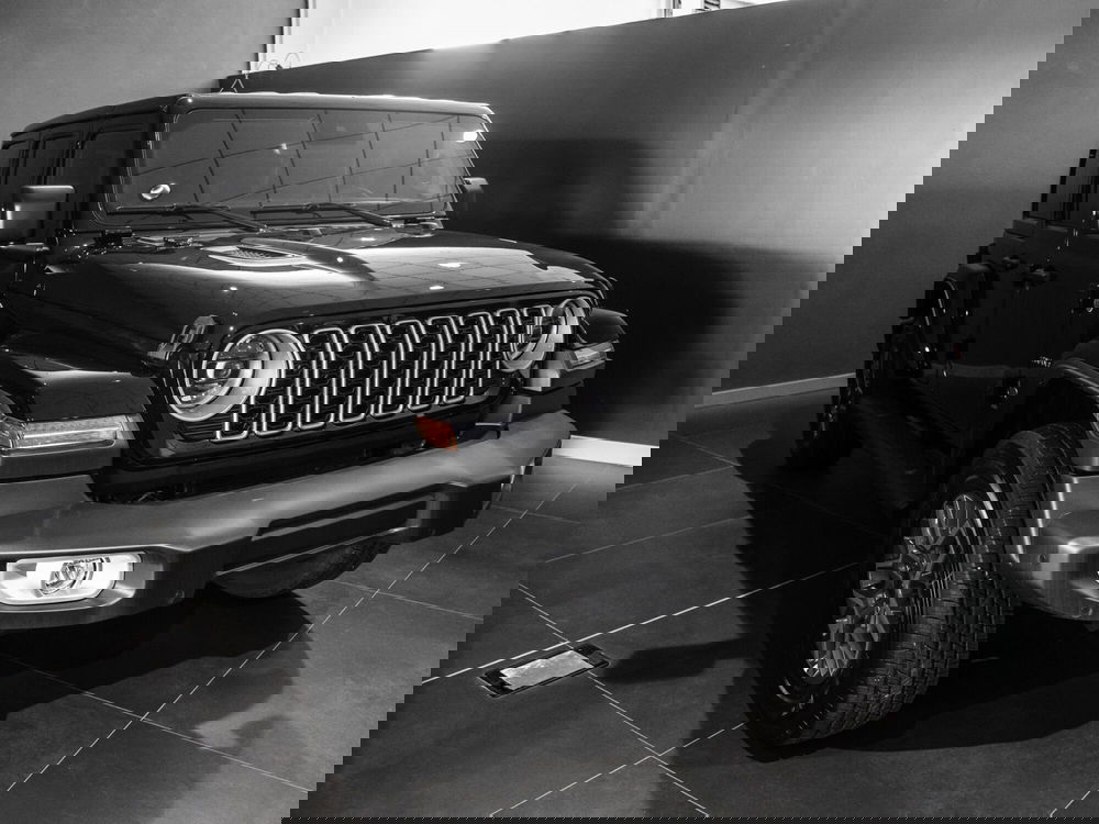 Jeep Wrangler Unlimited nuova a Prato (2)