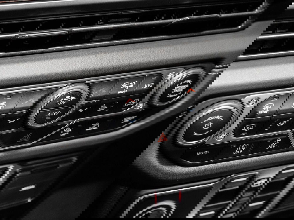 Jeep Wrangler Unlimited nuova a Prato (7)