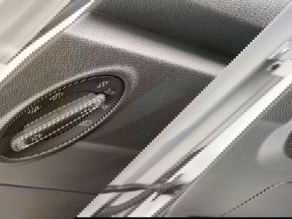 Volkswagen T-Roc usata a Avellino (13)