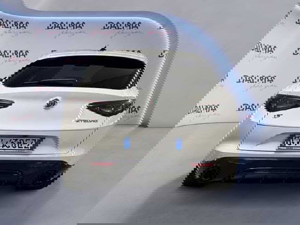 Alfa Romeo Stelvio usata a Milano (4)