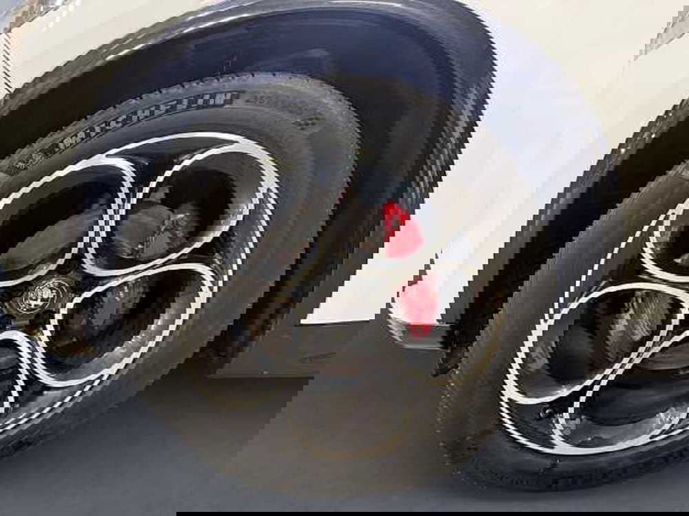 Alfa Romeo Stelvio usata a Milano (9)