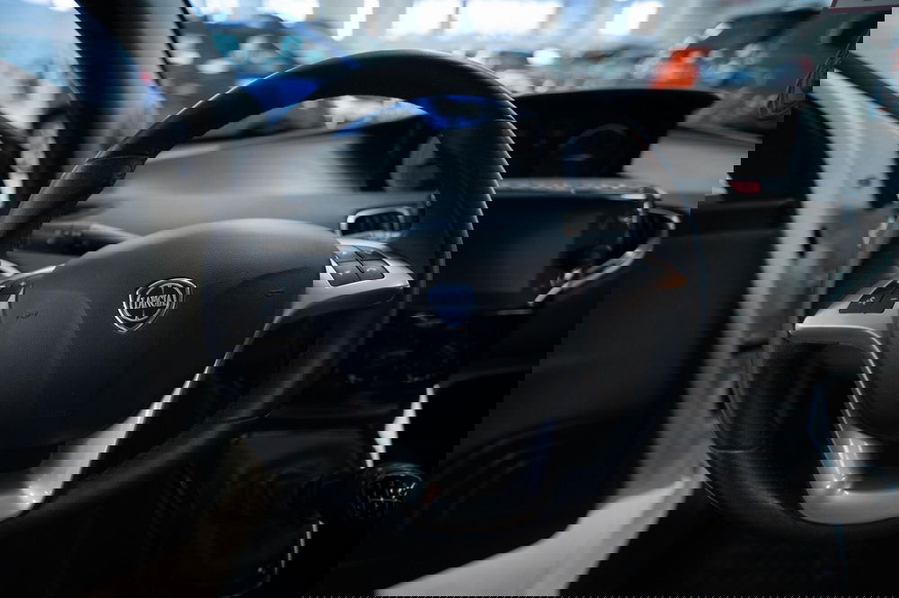 Lancia Ypsilon usata a Torino (7)