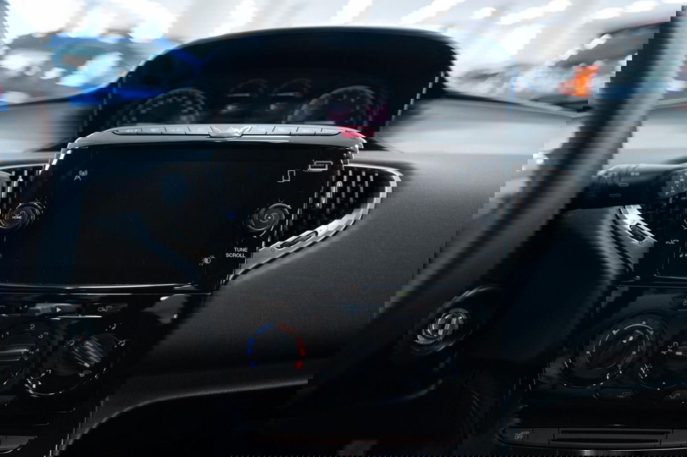 Lancia Ypsilon usata a Torino (8)