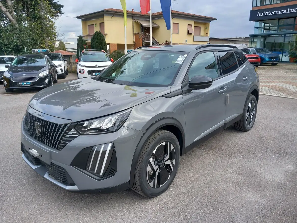 Peugeot 2008 nuova a Lucca