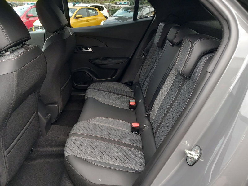 Peugeot 2008 nuova a Lucca (10)