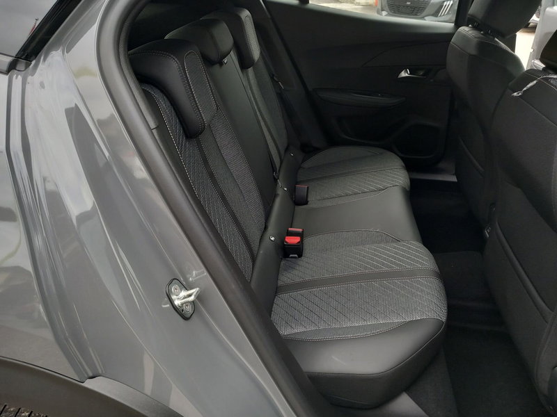 Peugeot 2008 nuova a Lucca (12)