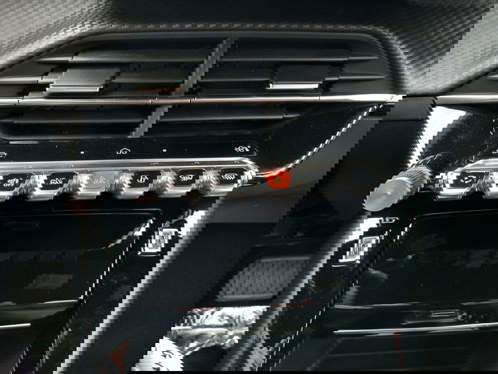 Peugeot 2008 nuova a Lucca (16)