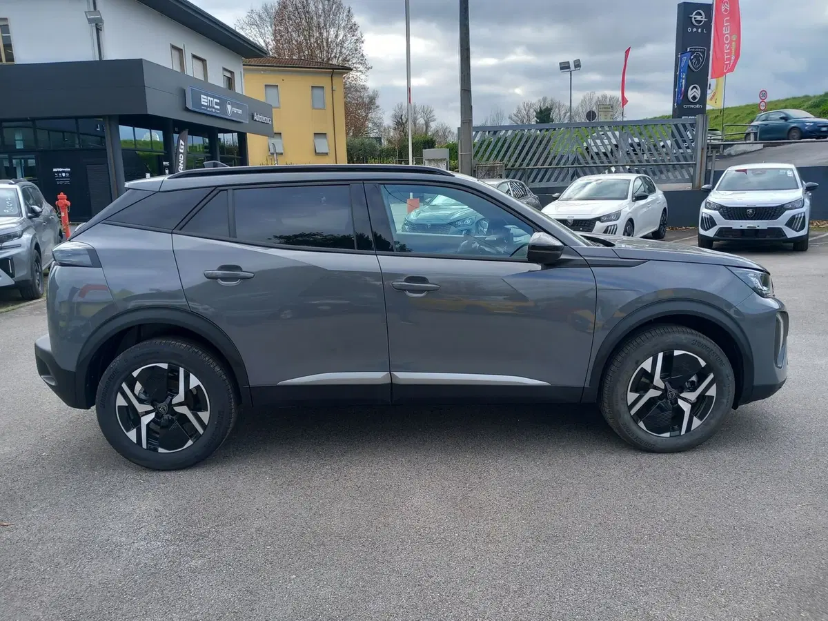 Peugeot 2008 nuova a Lucca (7)