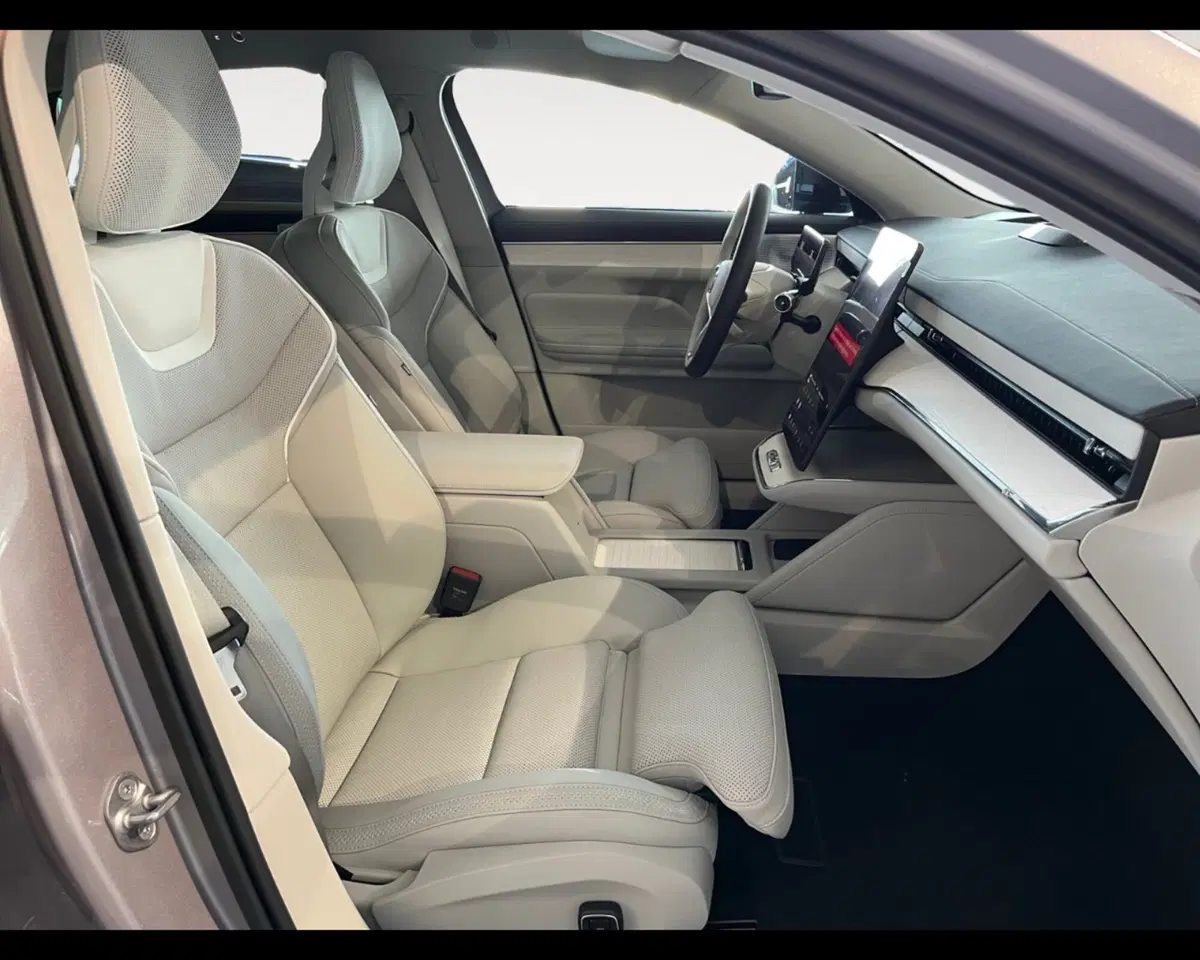 Volvo ES90 nuova a Ravenna (13)