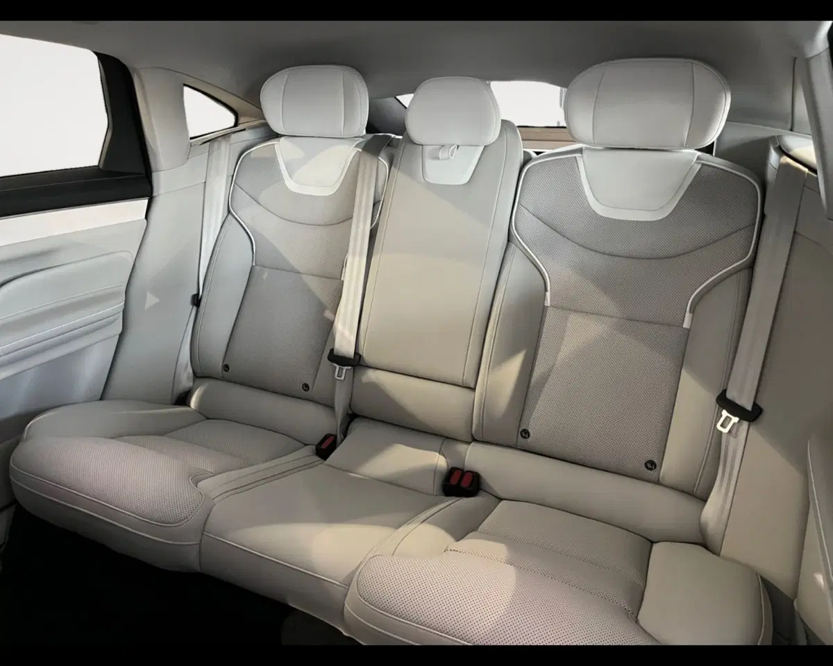 Volvo ES90 nuova a Ravenna (14)