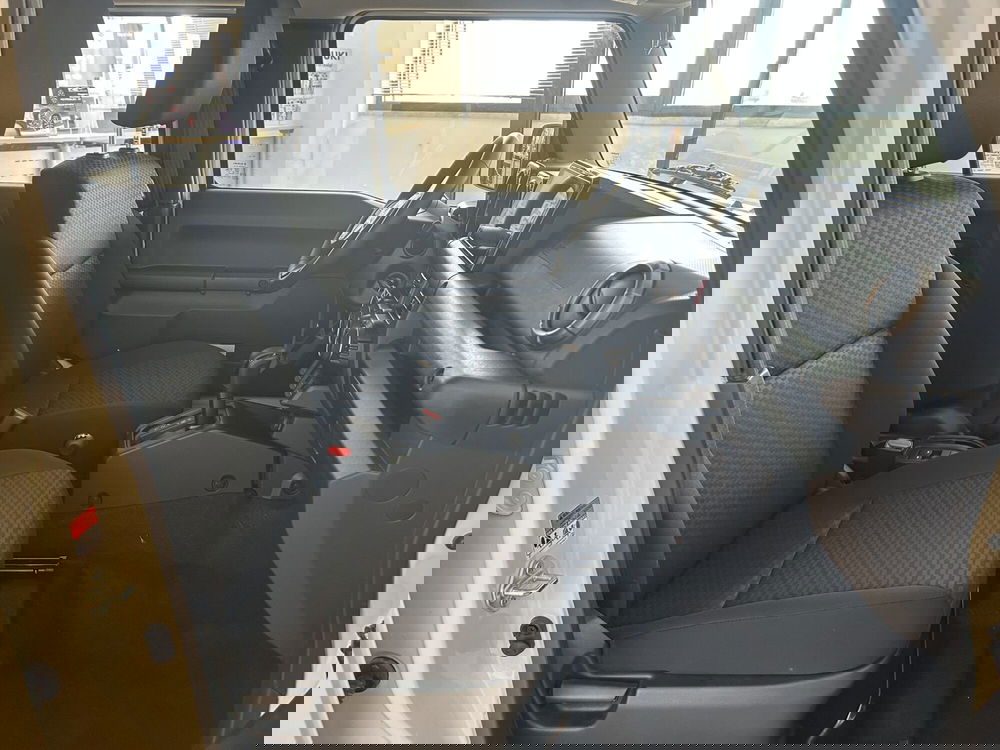 Suzuki Jimny nuova a Bari (12)