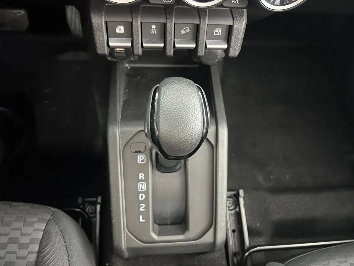 Suzuki Jimny nuova a Bari (17)