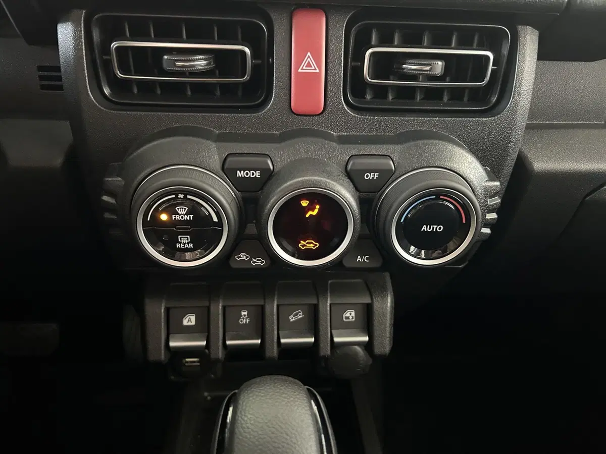 Suzuki Jimny nuova a Bari (18)
