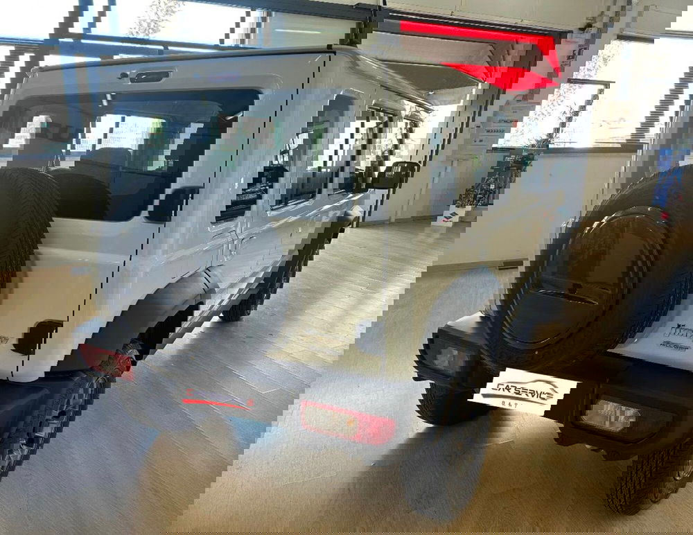 Suzuki Jimny nuova a Bari (5)