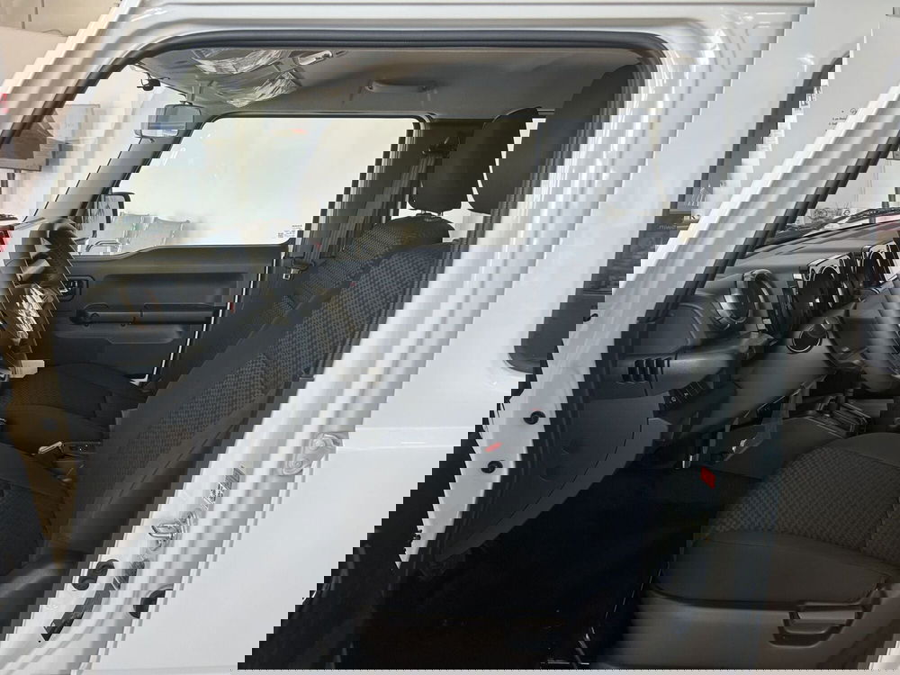 Suzuki Jimny nuova a Bari (9)