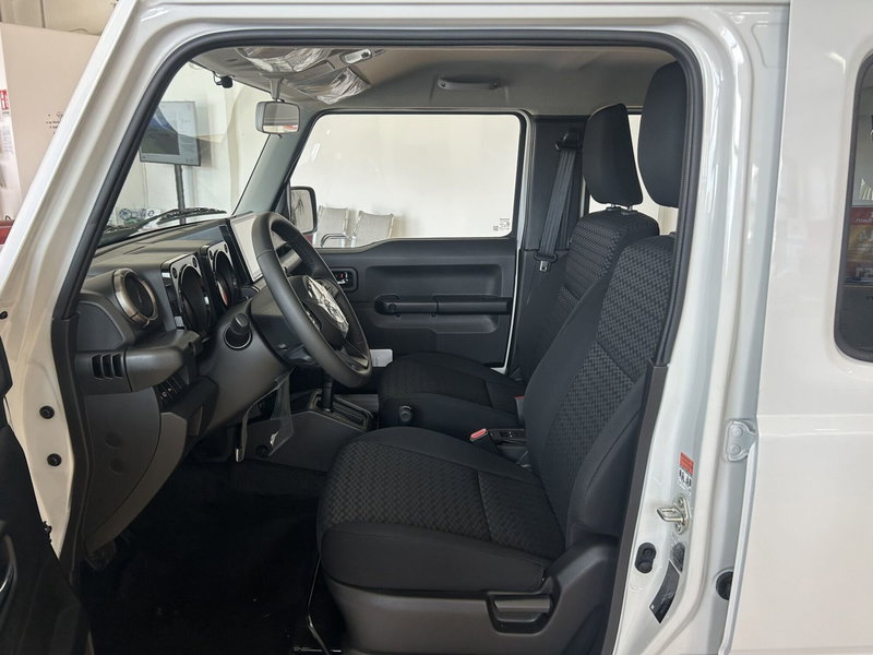 Suzuki Jimny nuova a Bari (9)