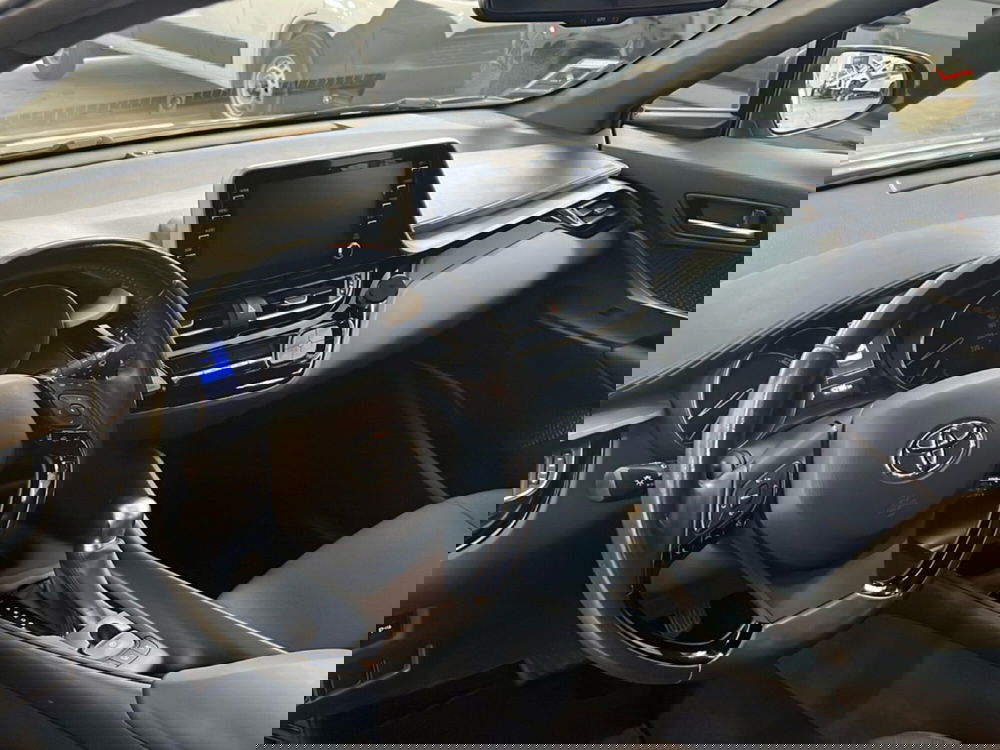 Toyota Toyota C-HR usata a Vicenza (11)