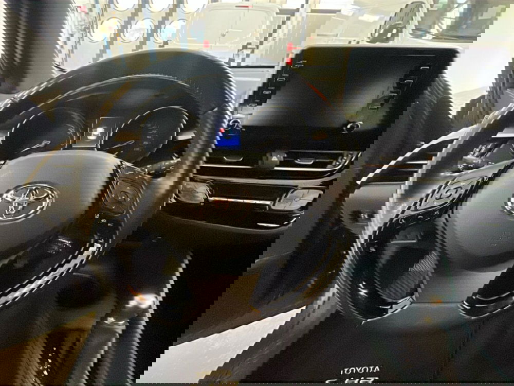 Toyota Toyota C-HR usata a Vicenza (13)