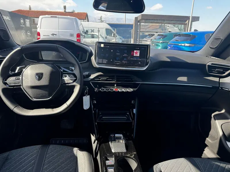 Peugeot 2008 nuova a Frosinone (12)