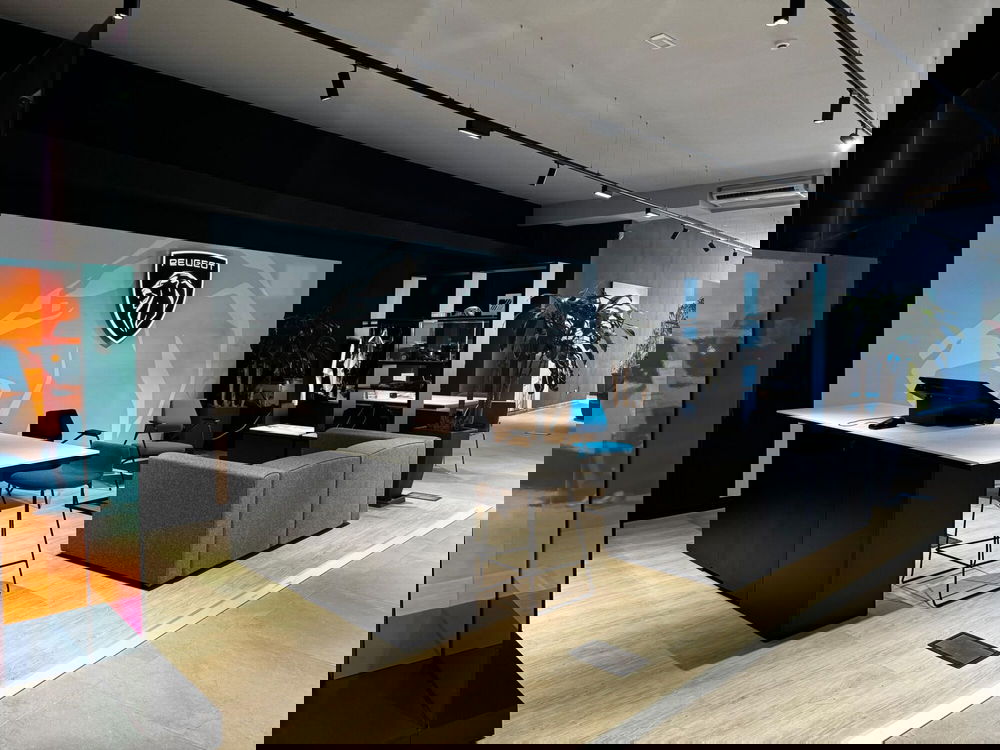 Peugeot 2008 nuova a Frosinone (15)