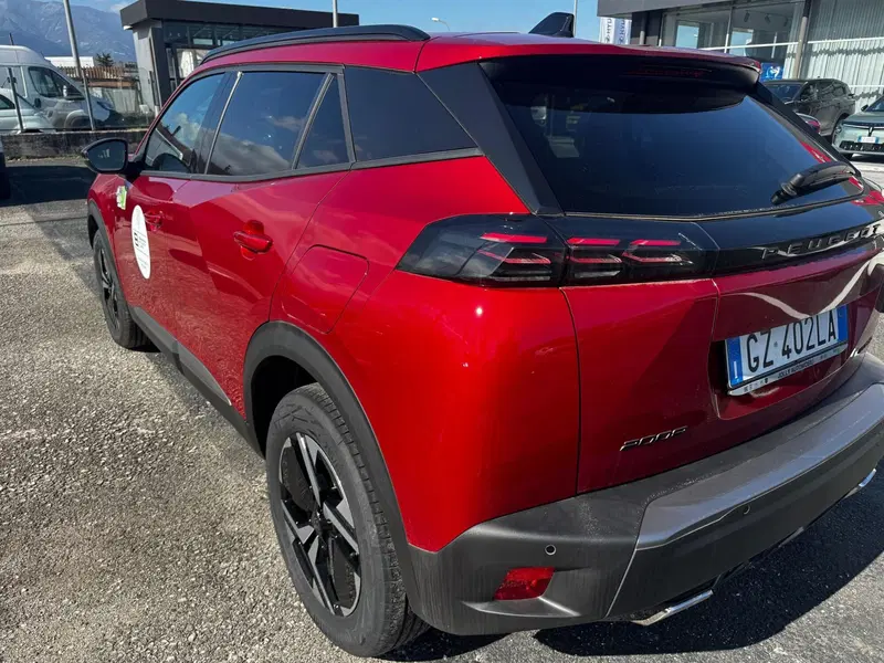 Peugeot 2008 nuova a Frosinone (8)