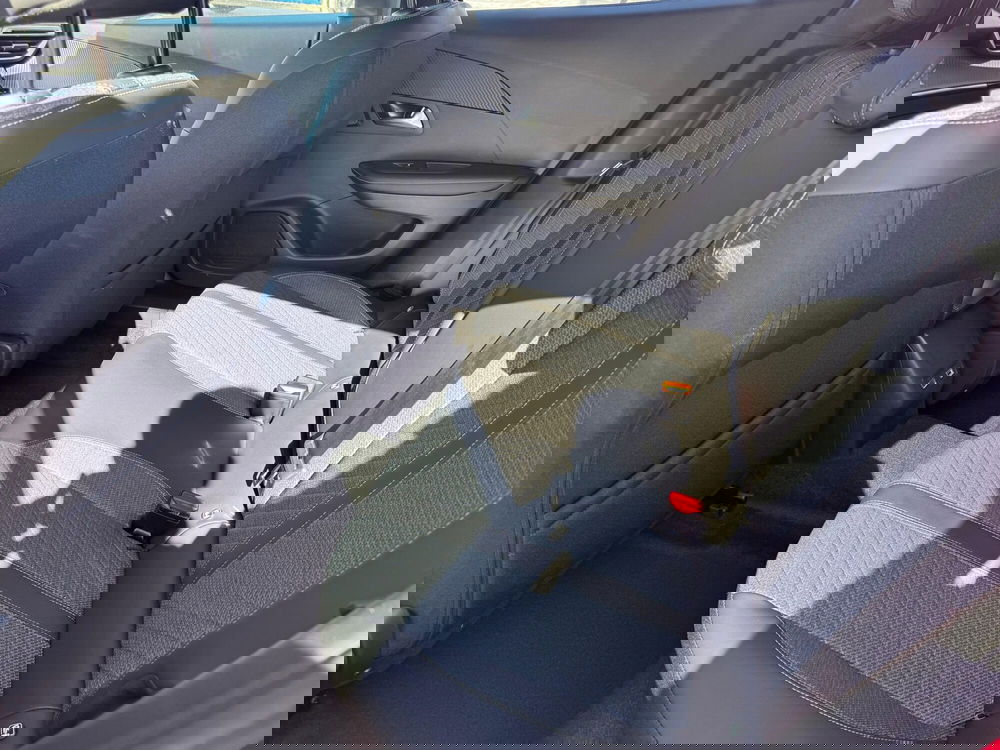 Peugeot 2008 nuova a Frosinone (9)