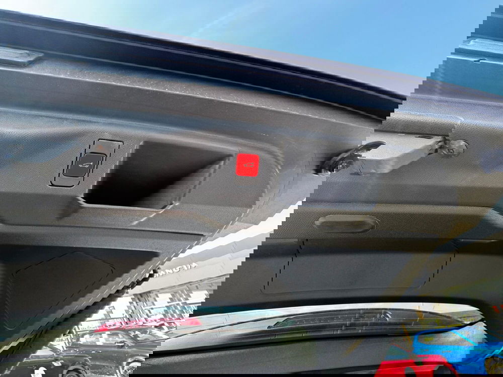 Peugeot 5008 nuova a Frosinone (11)