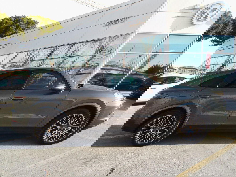 Porsche Cayenne usata a Rimini (14)
