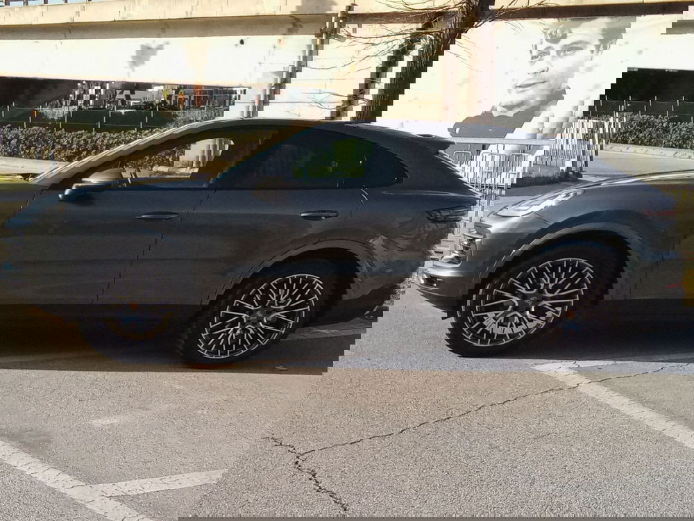 Porsche Cayenne usata a Rimini (15)