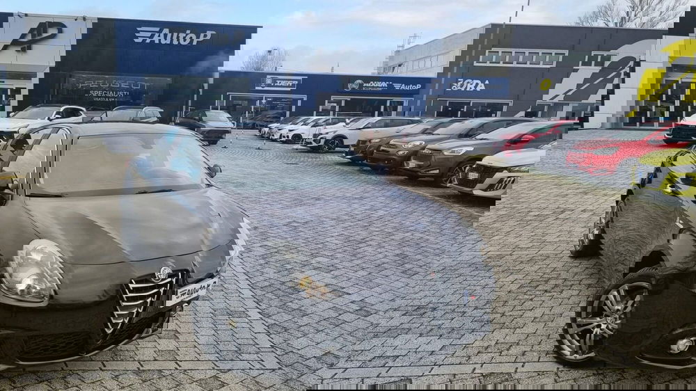 Alfa Romeo Giulietta usata a Lucca (2)